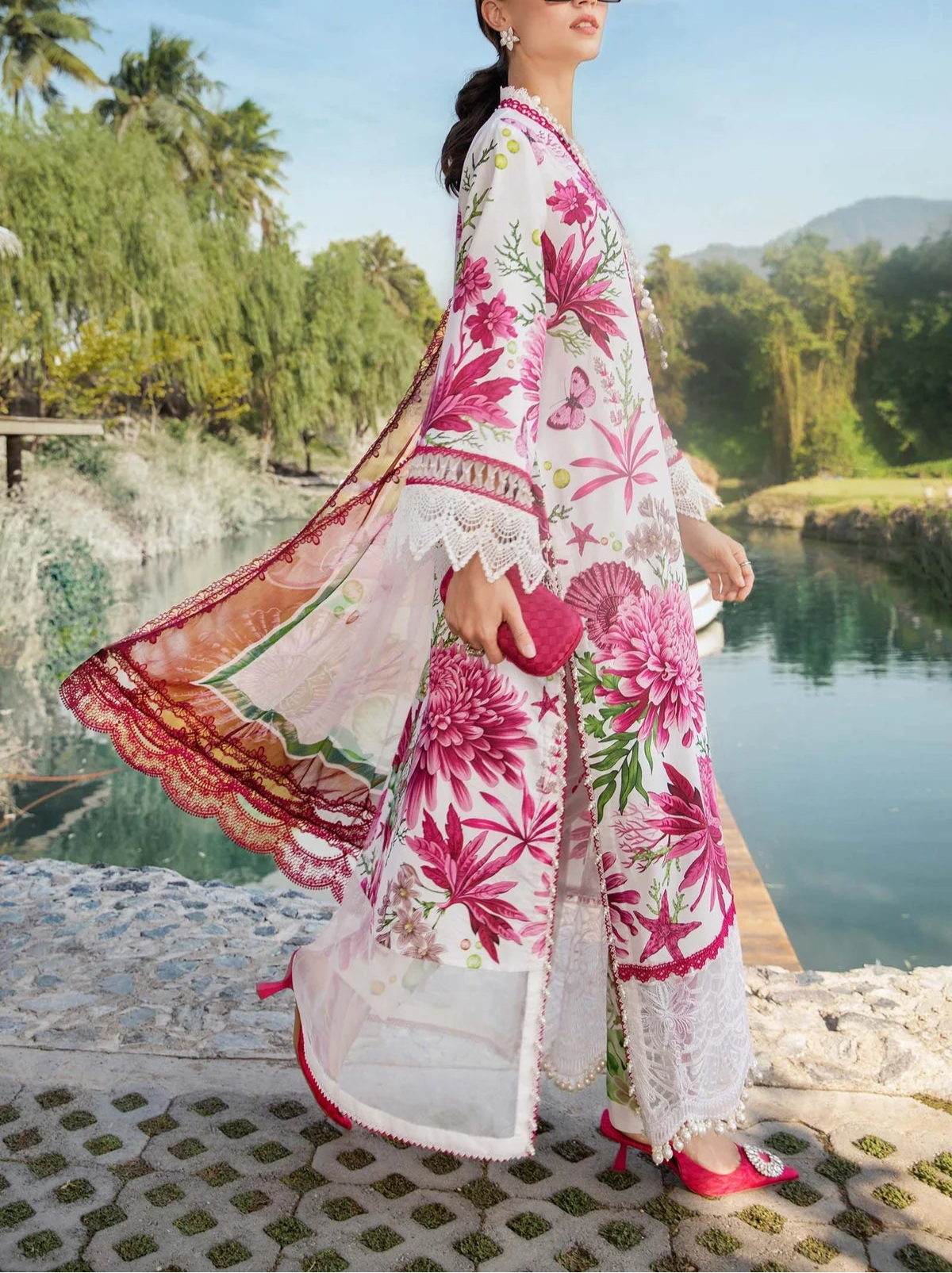 Grace S1099-Printed & Embroidered 3pc Lawn dress with Printed Chiffon Dupatta.