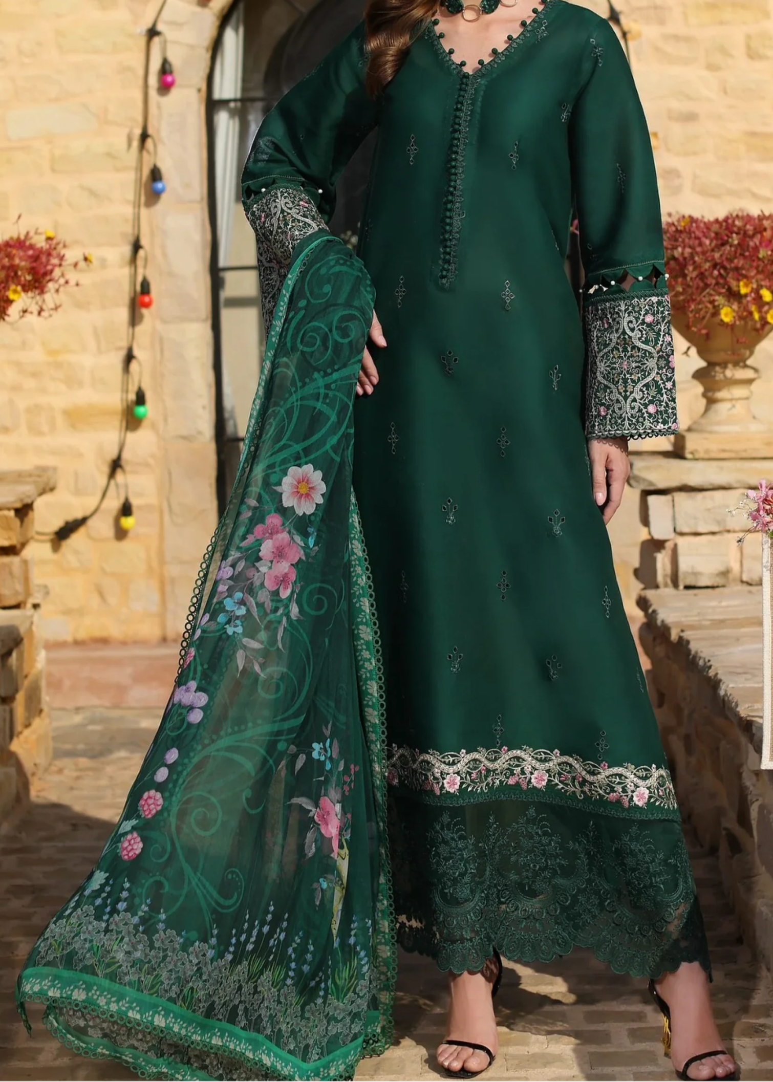 Grace S1230-Embroidered 3pc CHIKANKARI Lawn Dress With Printed Munar Dupatta.