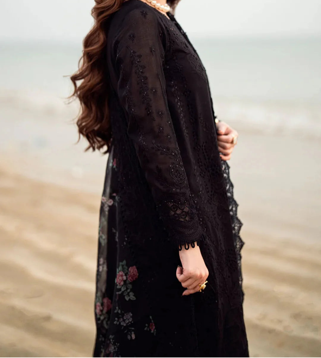 Grace S1237-Embroidered 3pc CHIKANKARI Lawn Dress With Printed Munar Dupatta.