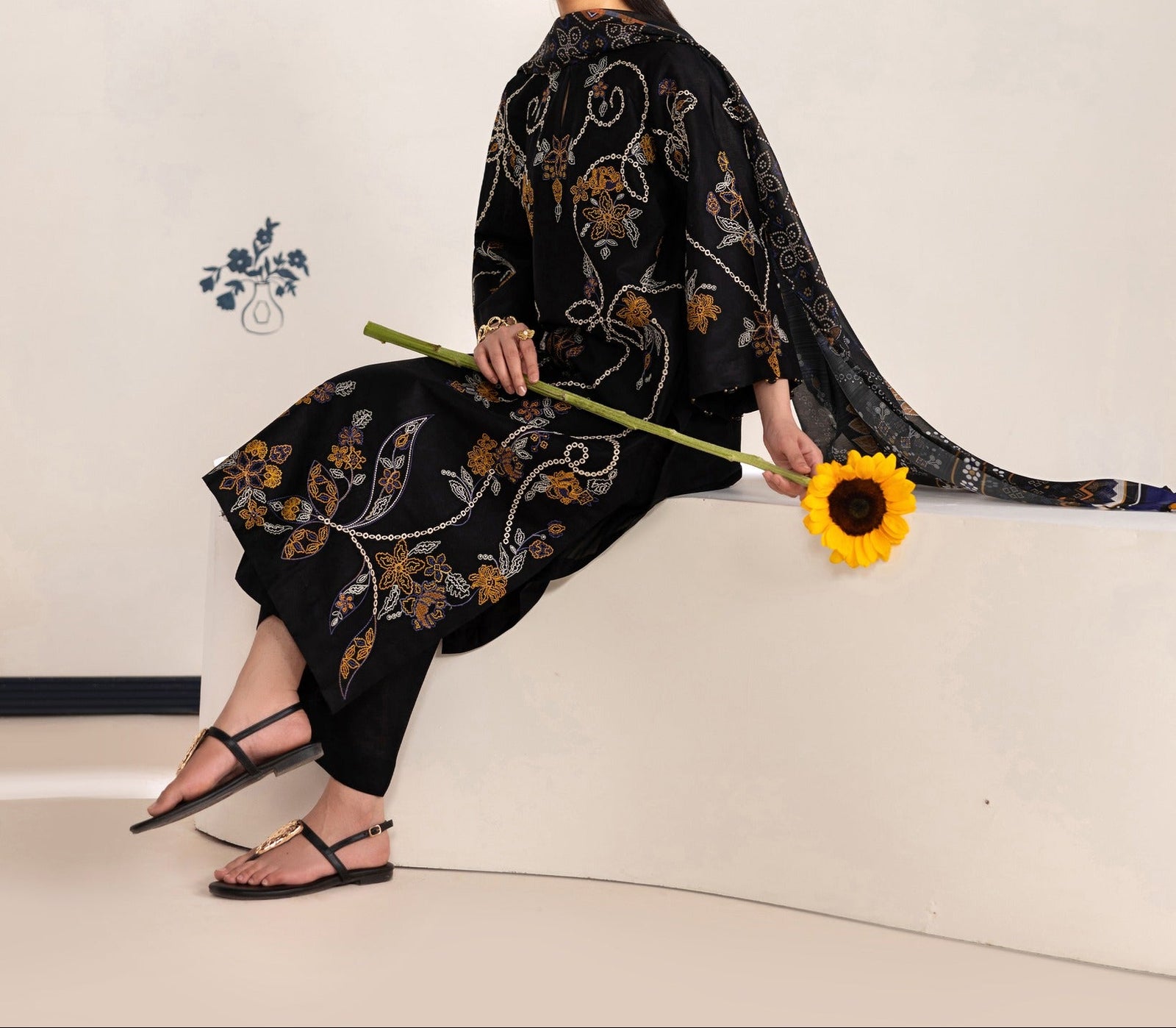 Grace S1494-Embroidered 3pc Lawn Dress With Printed Lawn Dupatta.