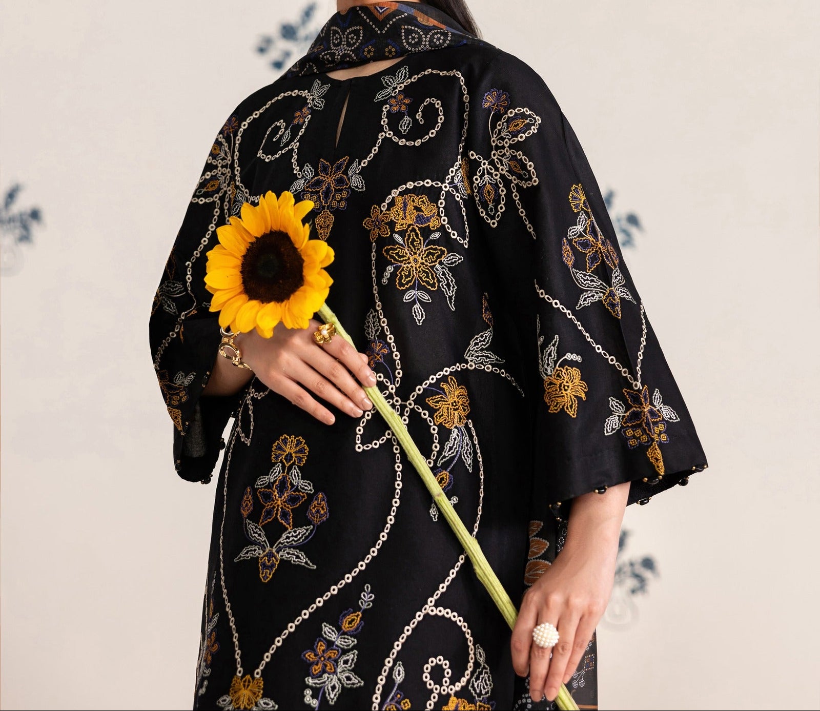 Grace S1494-Embroidered 3pc Lawn Dress With Printed Lawn Dupatta.