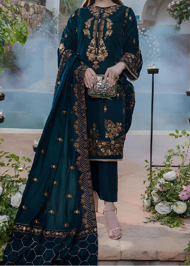Grace W938-Embroidered 3pc Velvet Dress Dress With Embroidered Velvet Shawl.