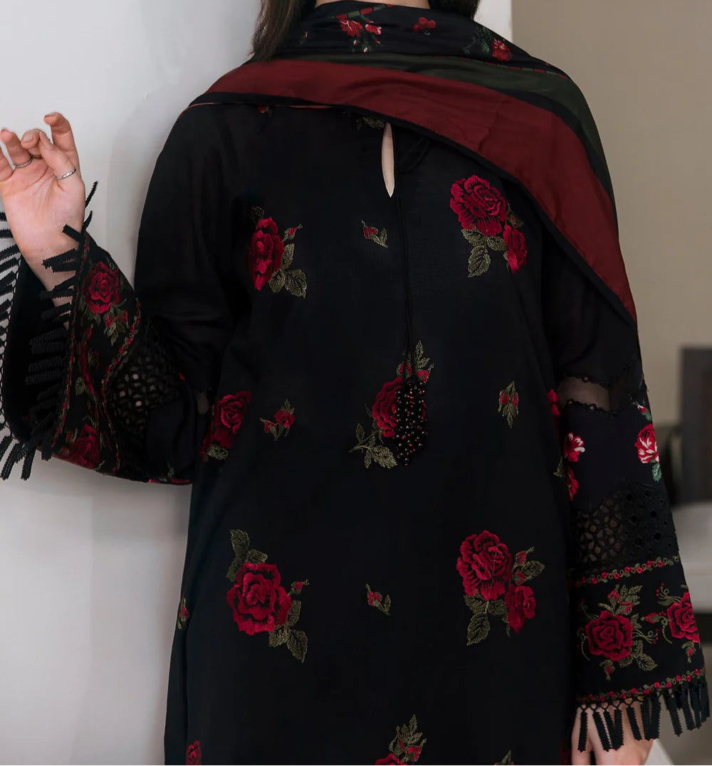 Grace S1389 - Embroidered 3pc Lawn Dress With Printed Lawn Dupatta.