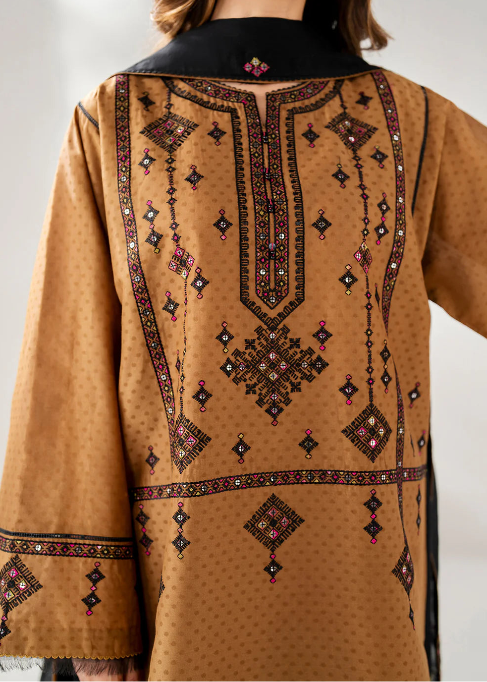 Grace W982-Embroidered 3pc Marina Dress With Embroidered Chiffon Dupatta.