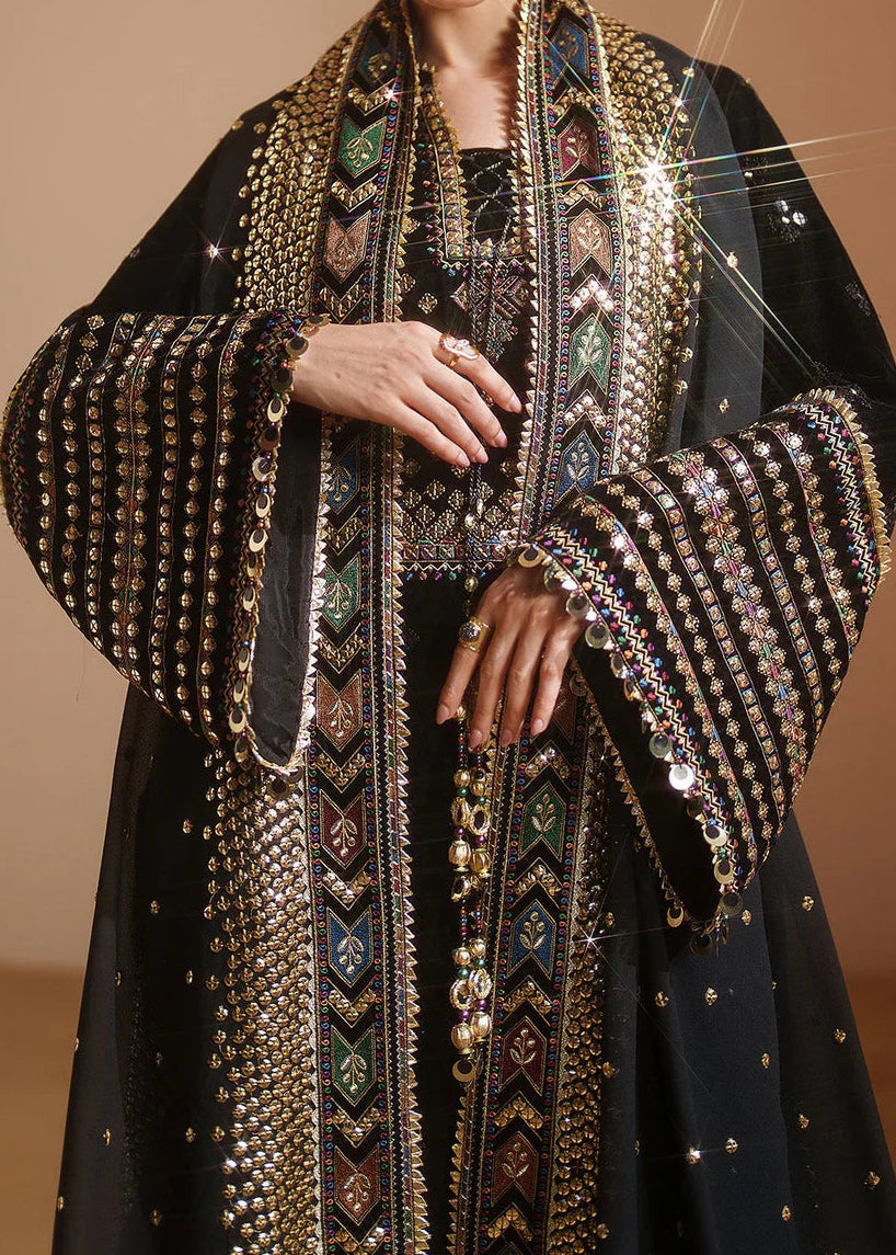 Grace W993-Embroidered Sequence 3pc Velvet Dress Dress With Embroidered Sequence Chiffon Dupatta.