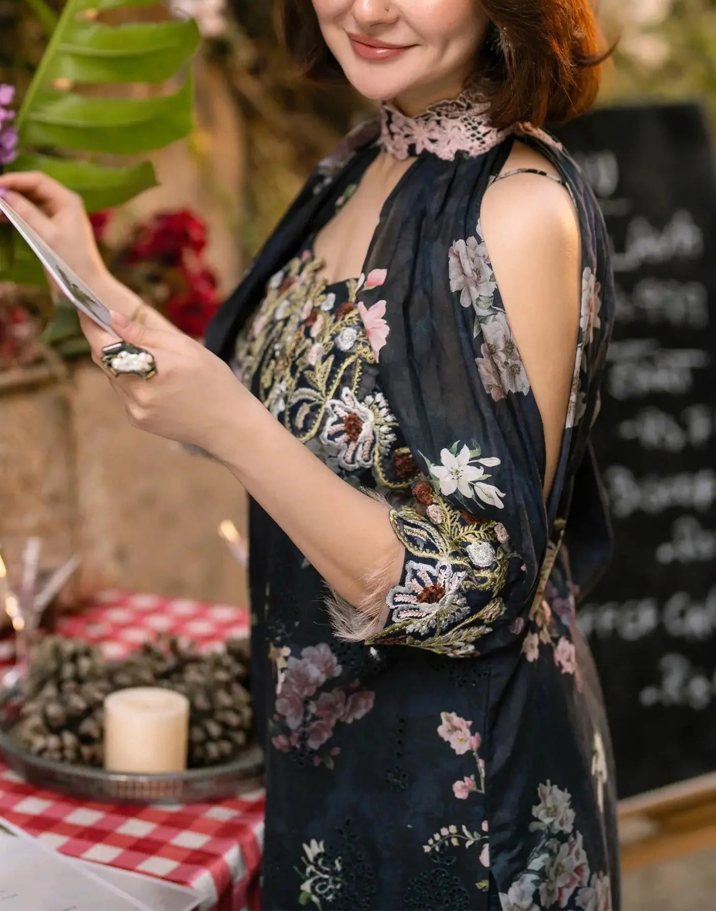 Grace S1135-Printed & Embroidered 3pc Lawn dress with Printed Chiffon Dupatta.