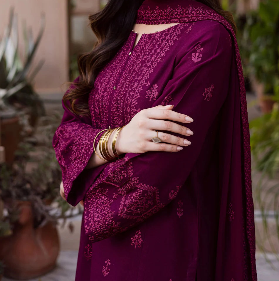 Grace S1514 - Embroidered 3pc Lawn Dress With Embroidered Chiffon Dupatta.
