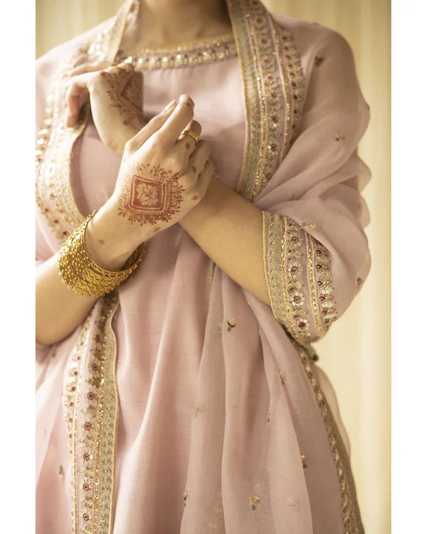 Grace S1211-Embroidered 3pc Sequence Lawn Dress With Embroidered Sequence Organza Dupatta.