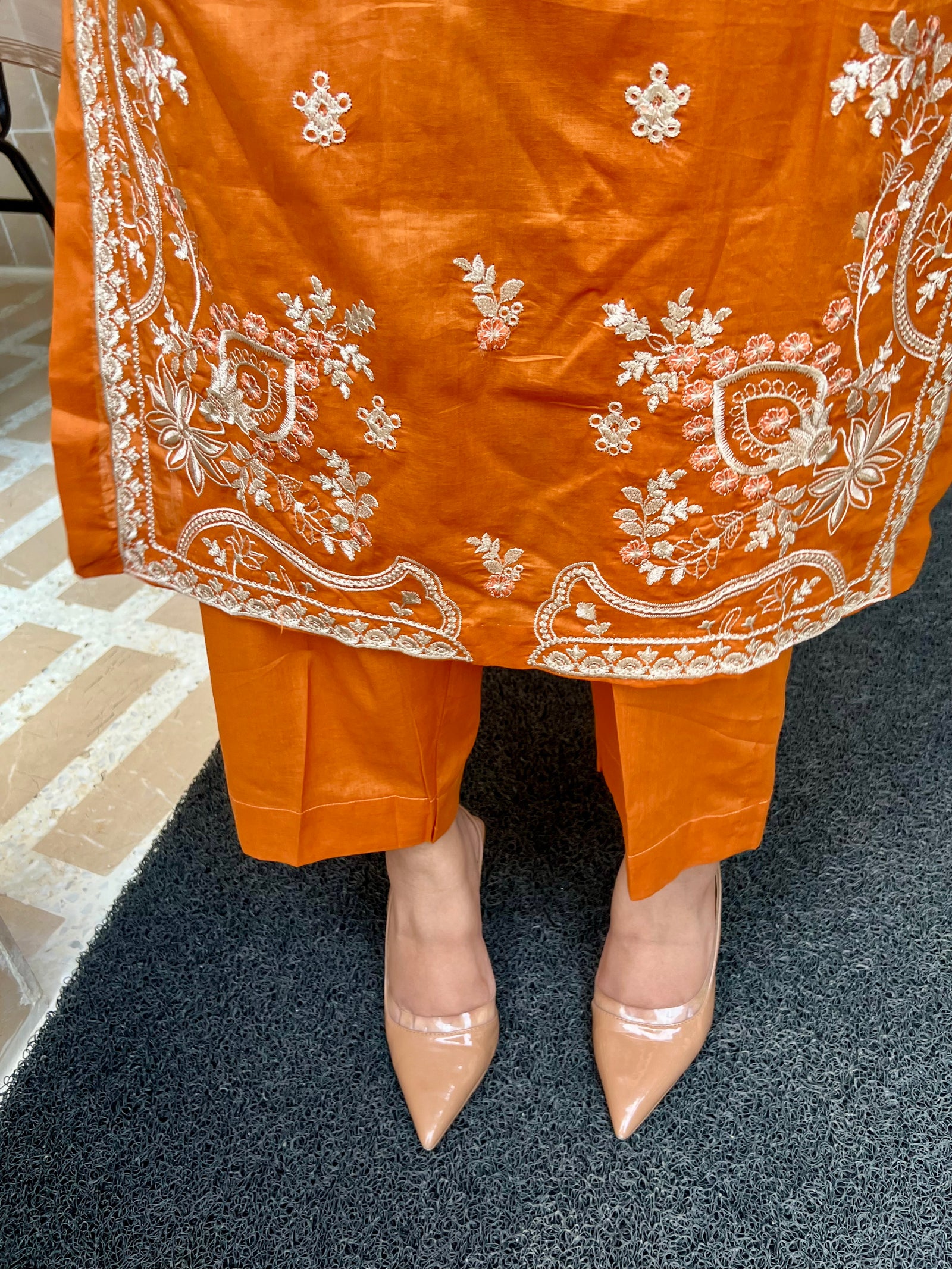 Grace S842-Embroidered 3PC Lawn Dress with Printed Munar Dupatta.