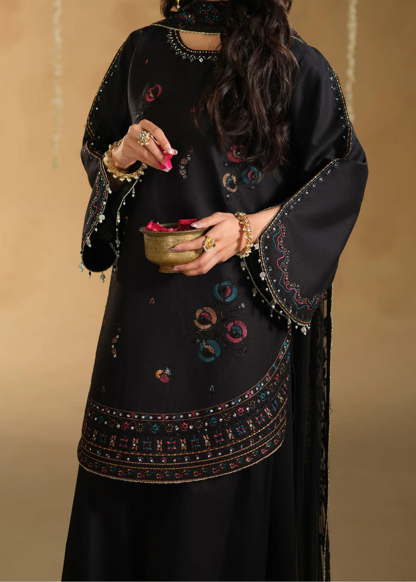Grace S1513 - Embroidered 3pc Lawn Dress With Embroidered Khadi Net Dupatta.