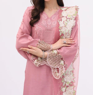 Grace S657-Embroidered 3PC Lawn with Embroidered munar dupatta.