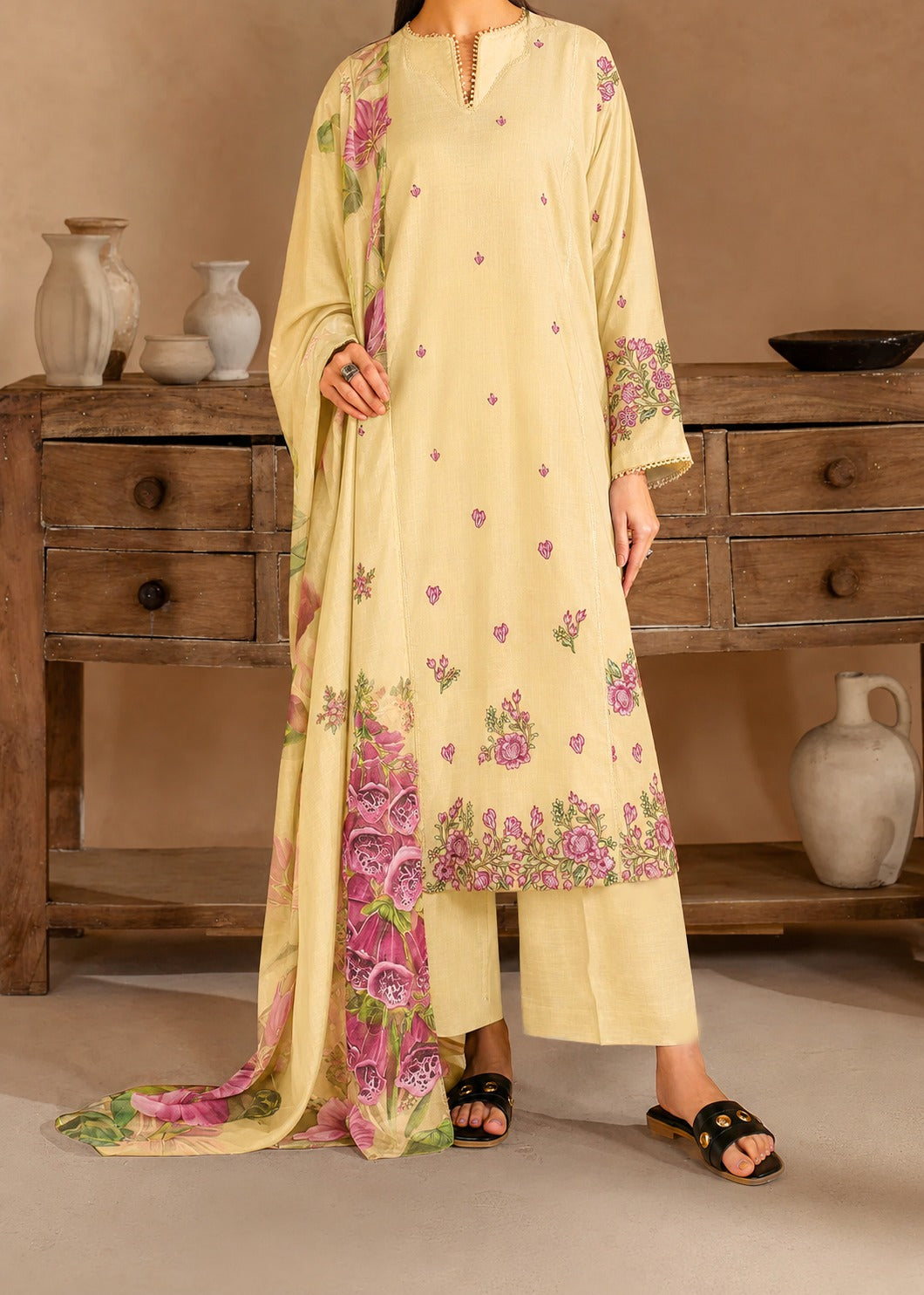 Grace S1492-Embroidered 3pc Lawn Dress With Printed Lawn Dupatta.