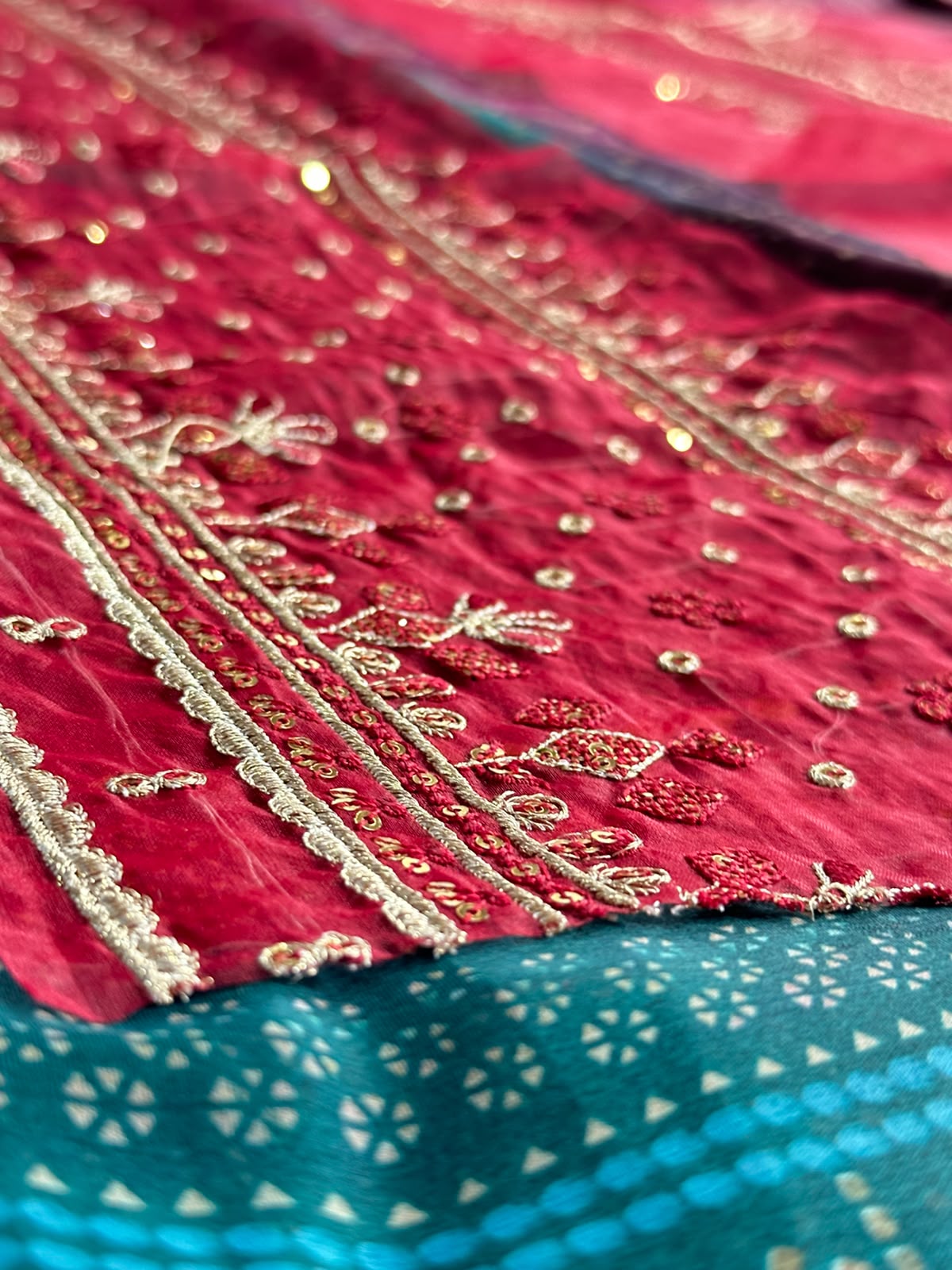 Grace S1297 - Printed & Embroidered 3pc Lawn Dress With Embroidered Sequence Chiffon Dupatta.