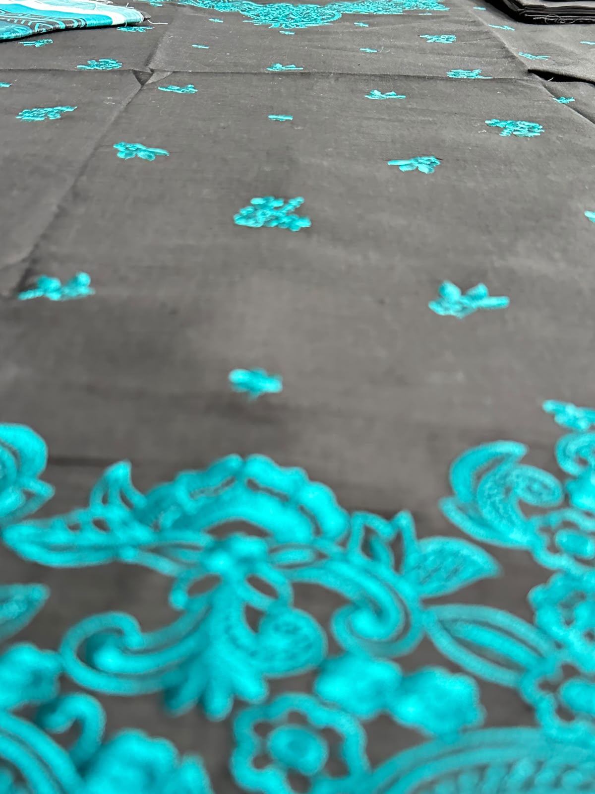 Grace S1296-Embroidered 3pc Lawn Dress With Printed Lawn Dupatta.