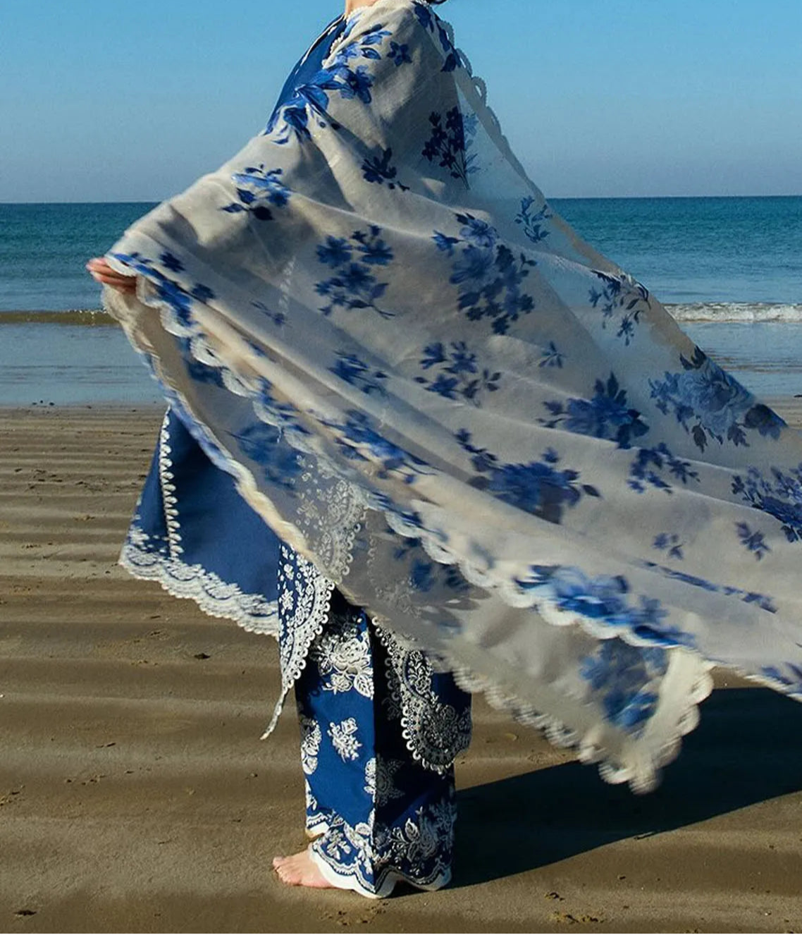 Grace S1252-Embroidered 3pc Lawn Dress With Printed Munar Dupatta.