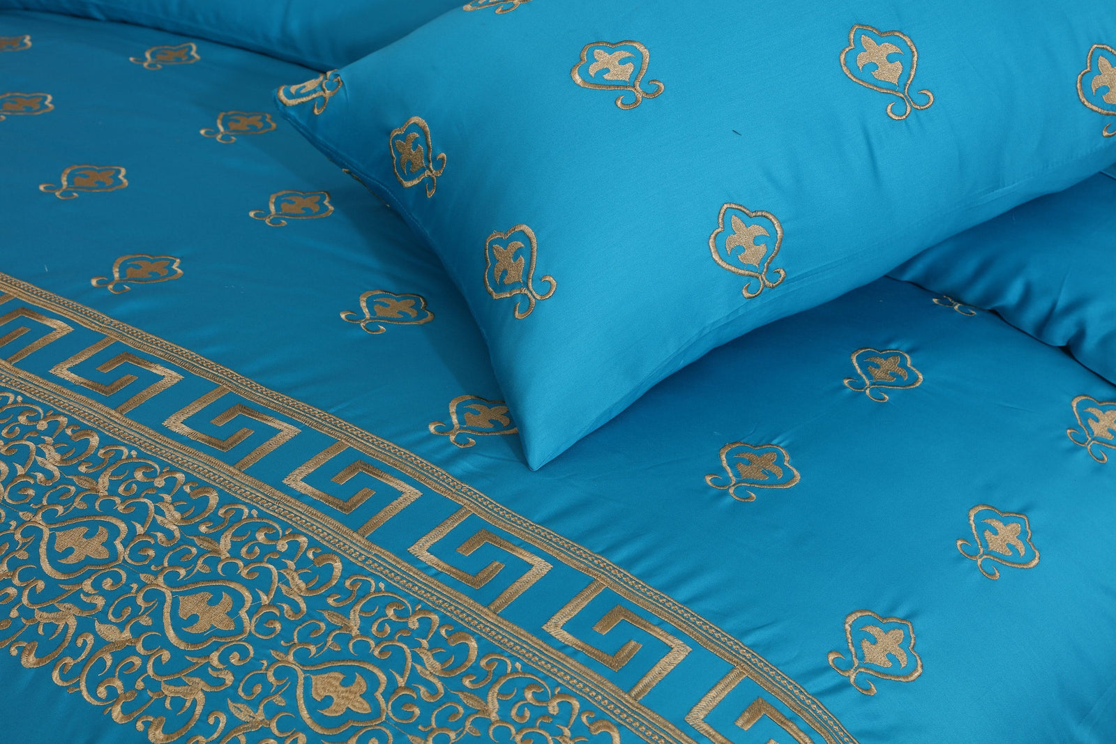 FL0013- 6PC Embroidered Luxury Sateen Duvet Cover Set.
