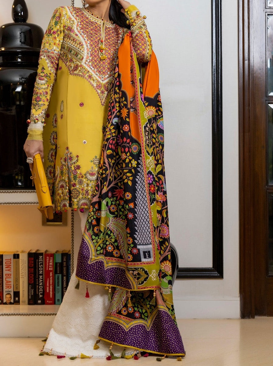 Grace S552-Embroidered 3pc Lawn dress with Printed silk dupatta.