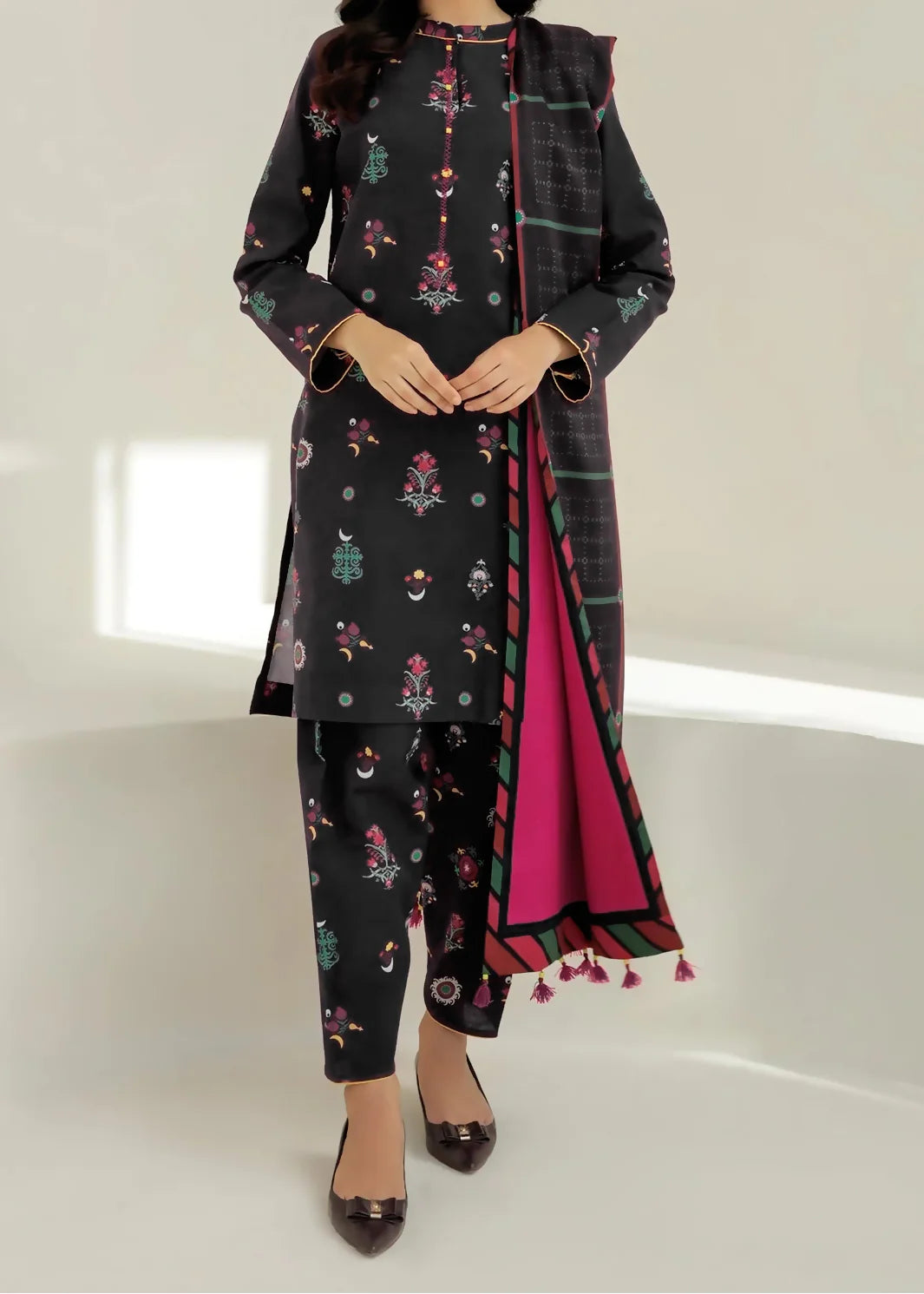 Grace Z-(W902) - Stitched Digital Printed 3pc Karandi Dress With Digital Printed Karandi Shawl.