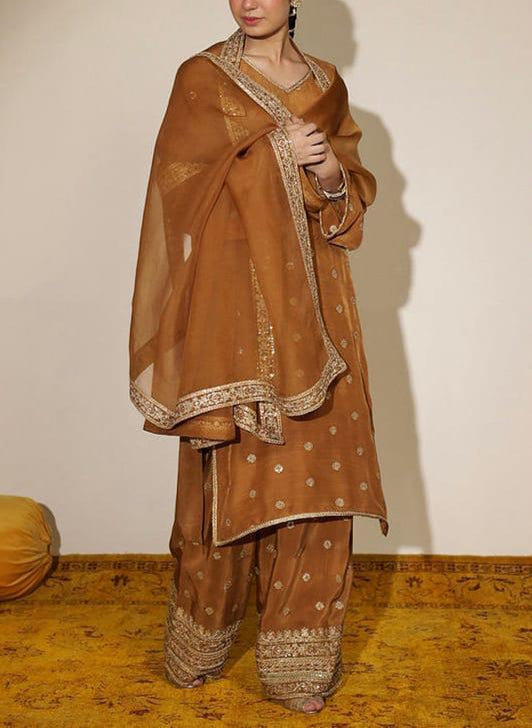 Grace S870-Embroidered 3pc Lawn Dress with Embroidered Munar Dupatta.