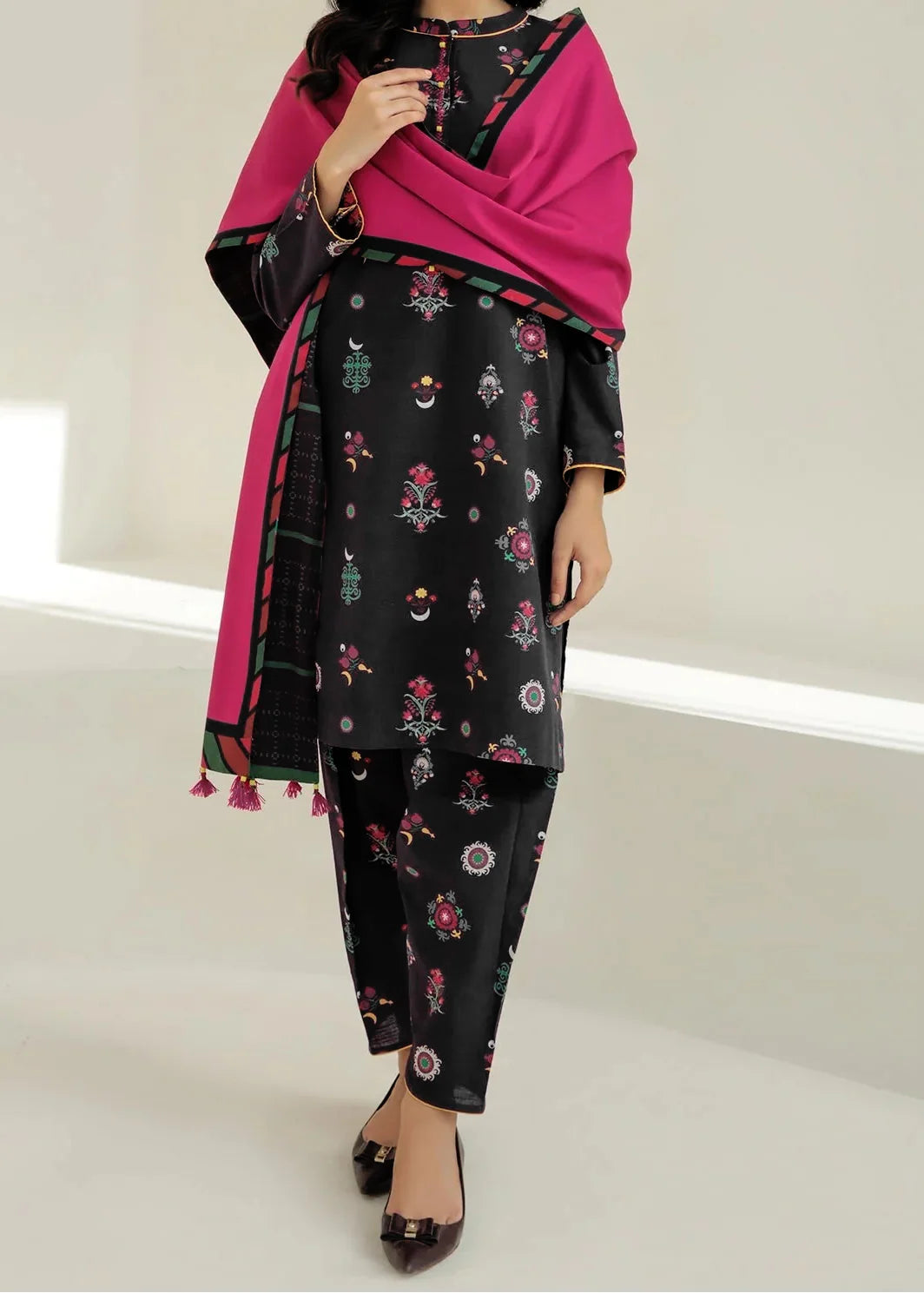 Grace Z-(W902) - Stitched Digital Printed 3pc Karandi Dress With Digital Printed Karandi Shawl.