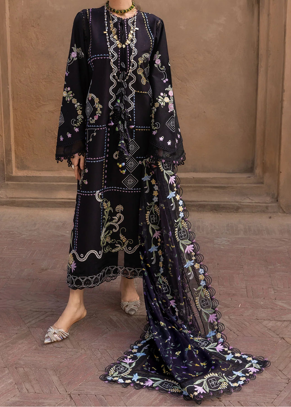 Grace S1458 - Embroidered 3pc CHIKANKARI Lawn Dress With Printed Lawn Dupatta.