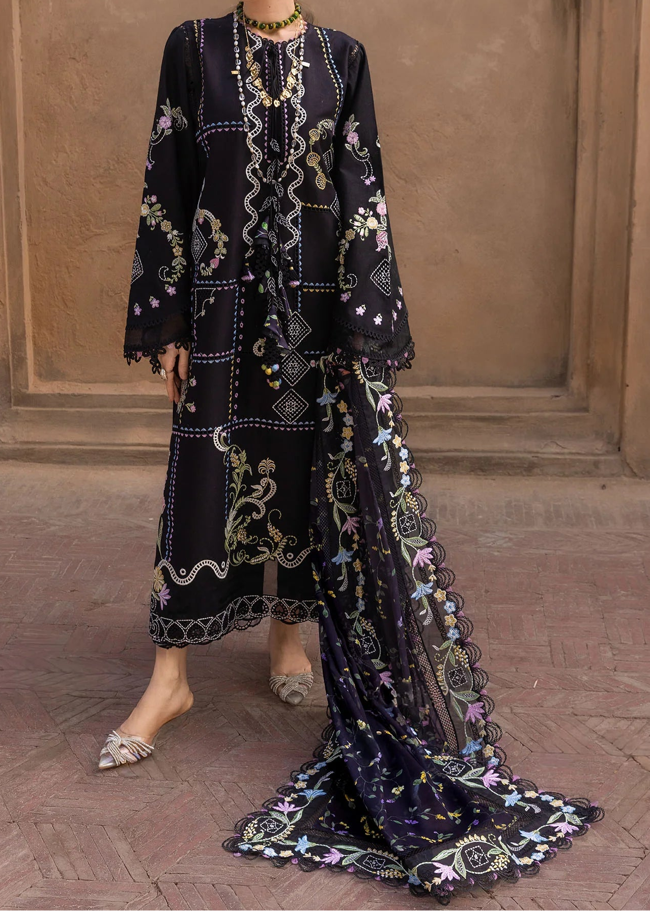 Grace S1458 - Embroidered 3pc CHIKANKARI Lawn Dress With Printed Lawn Dupatta.