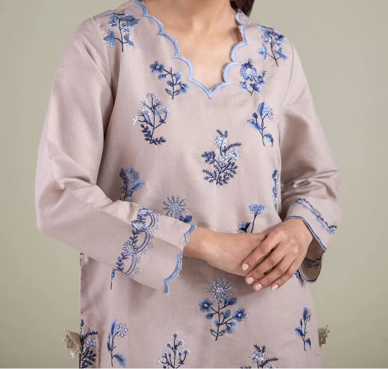 Grace S1485-Embroidered 3pc Lawn Dress With Printed Lawn Dupatta.