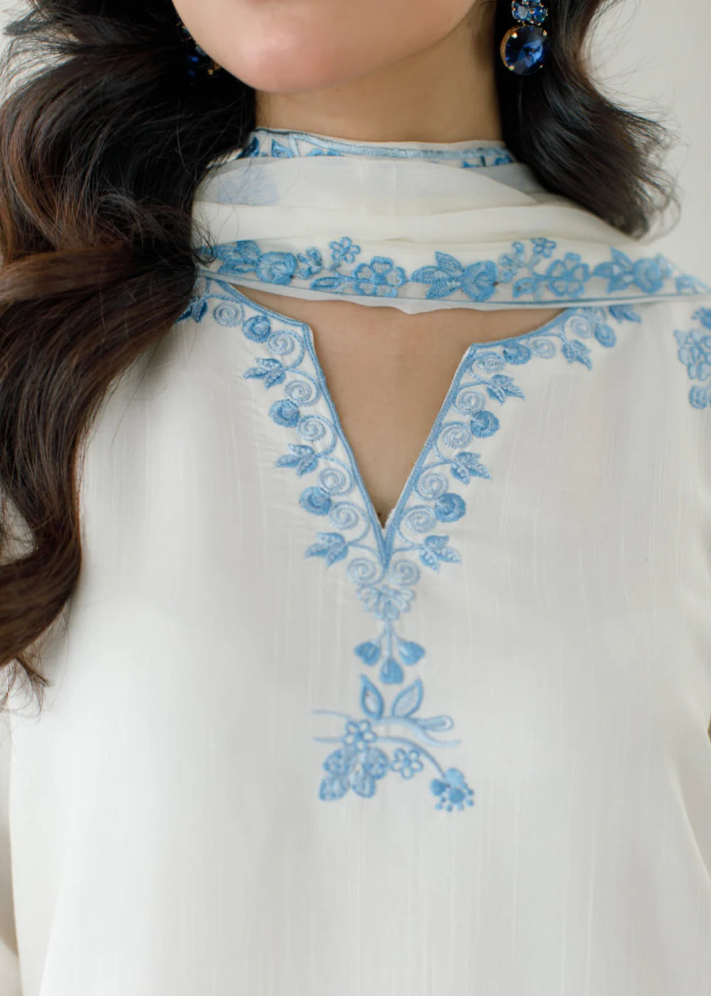 Grace S1432 - Embroidered 3pc Lawn Dress With Embroidered Chiffon Dupatta.