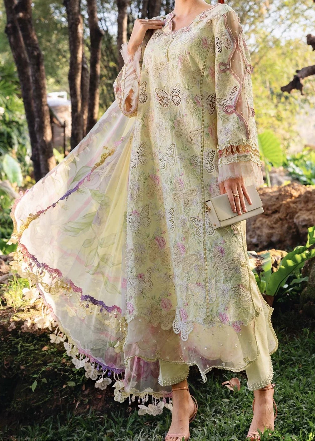 Grace S1424 - Embroidered 3pc CHIKANKARI Lawn Dress With Digital Printed Chiffon Dupatta.