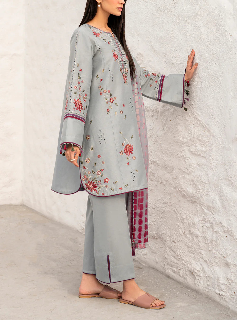 Grace S1063-Embroidered 3PC Lawn Dress With Printed Munar Dupatta.