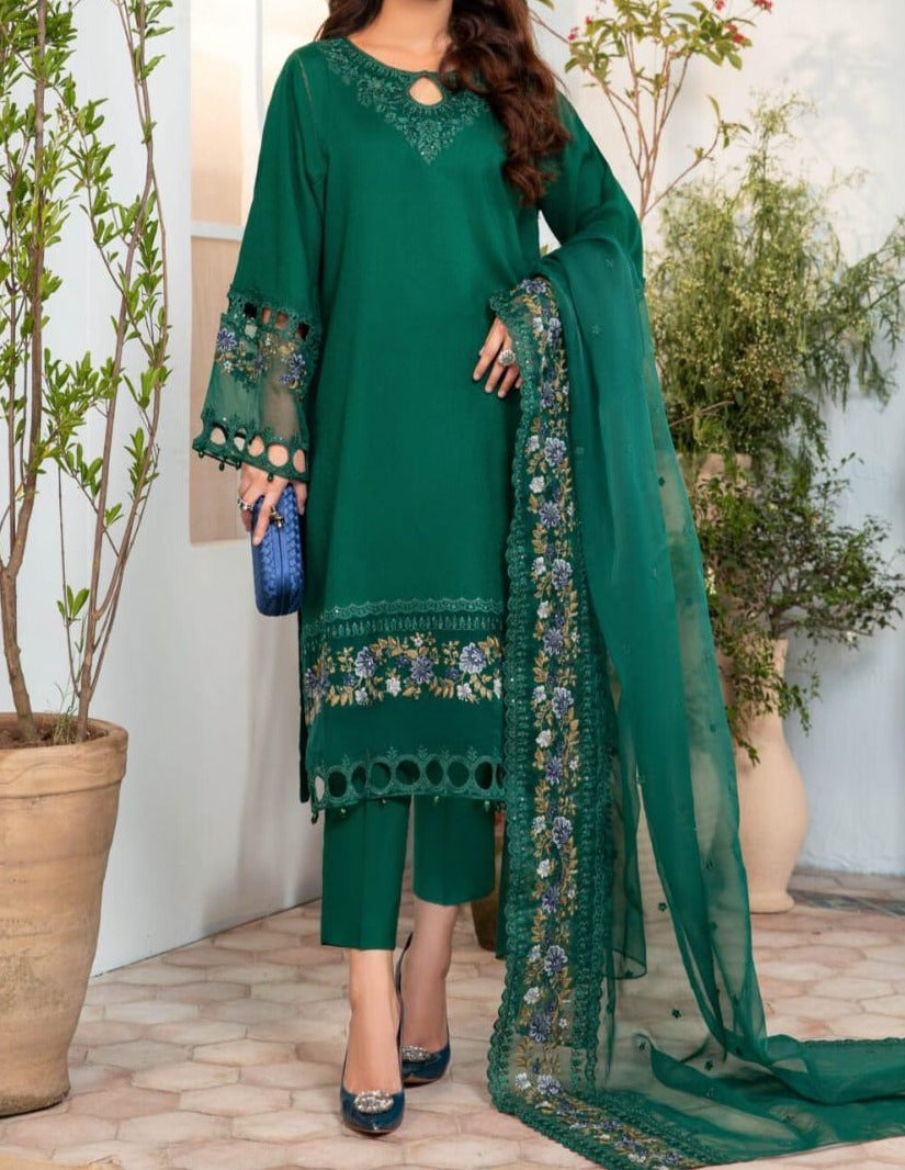 Grace S527-Embroidered 3pc lawn dress with Embroidered Organza Dupatta.