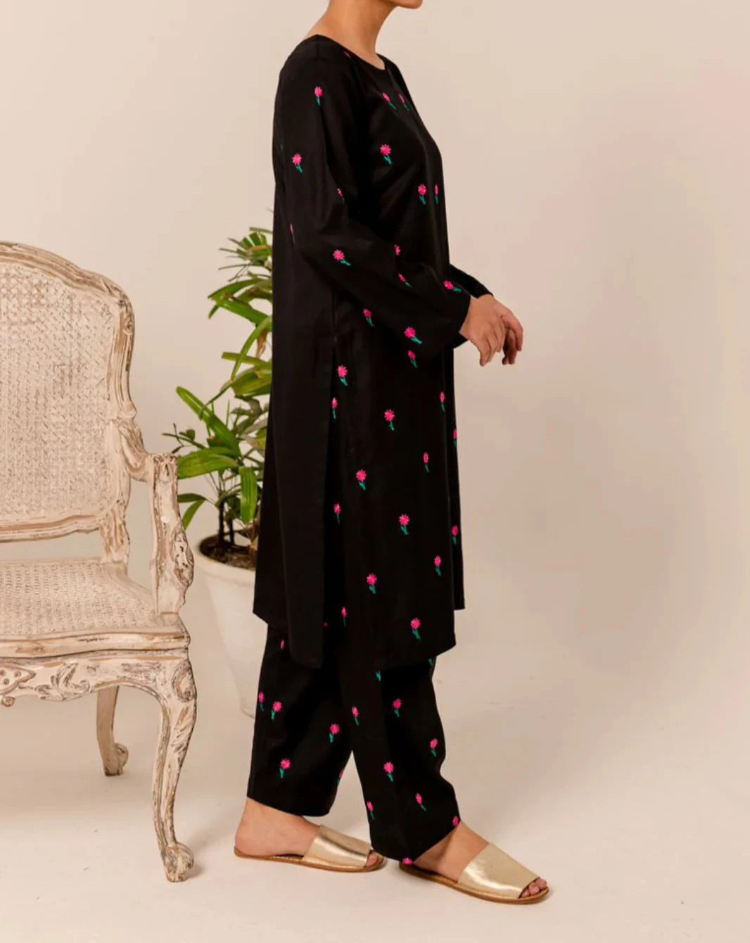 Grace S784-Embroidered 2pc lawn dress.