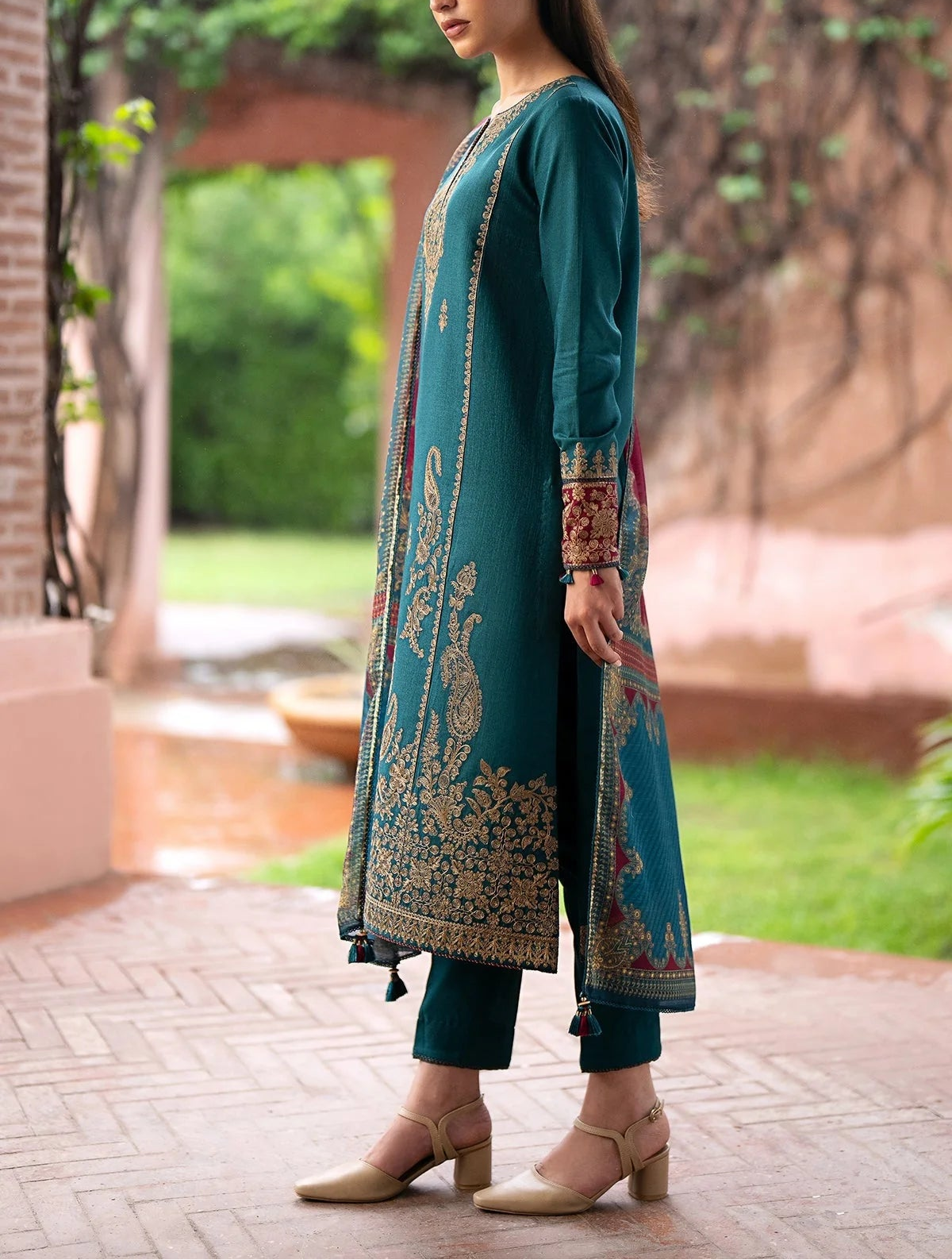 Grace W605-Embroidered 3pc khaddar Dress With Printed shawl.