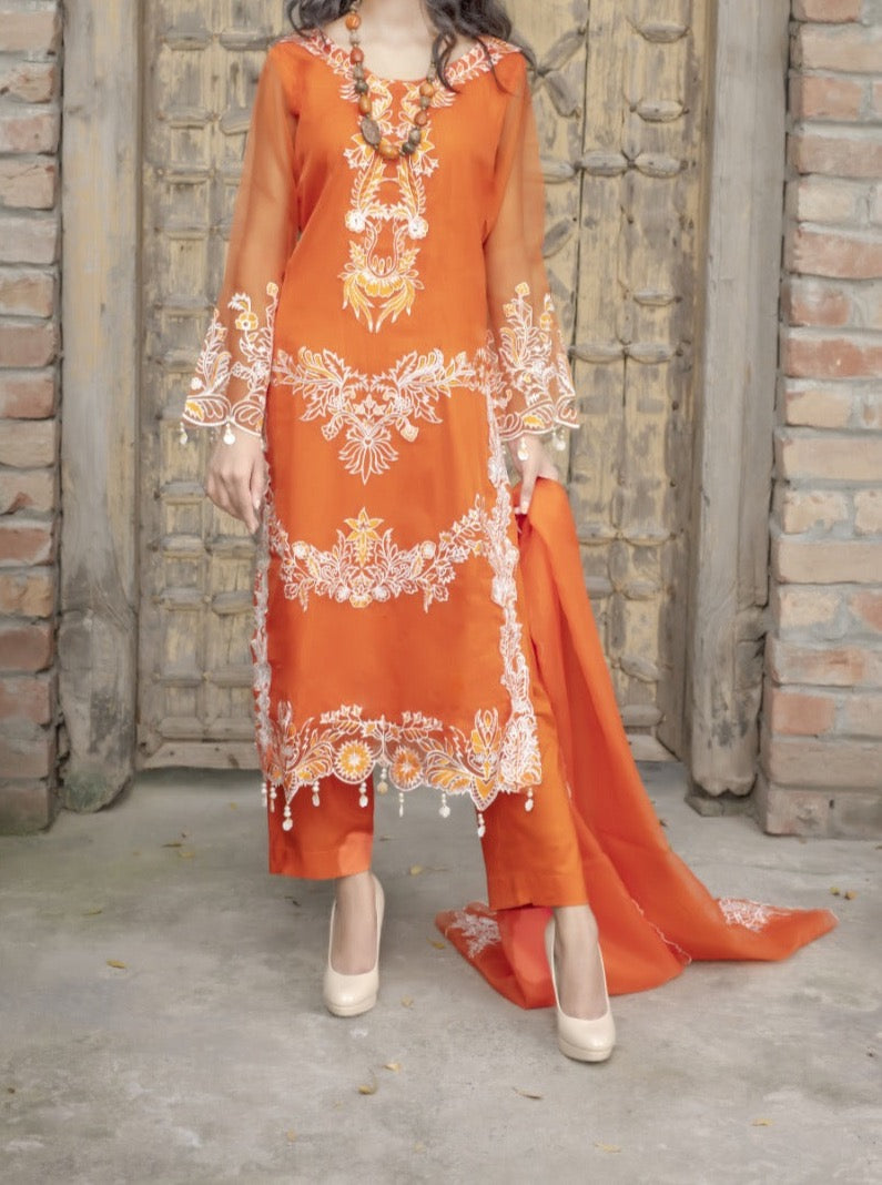 Grace S616-Embroidered 3pc Organza dress With Embroidered Organza dupatta.