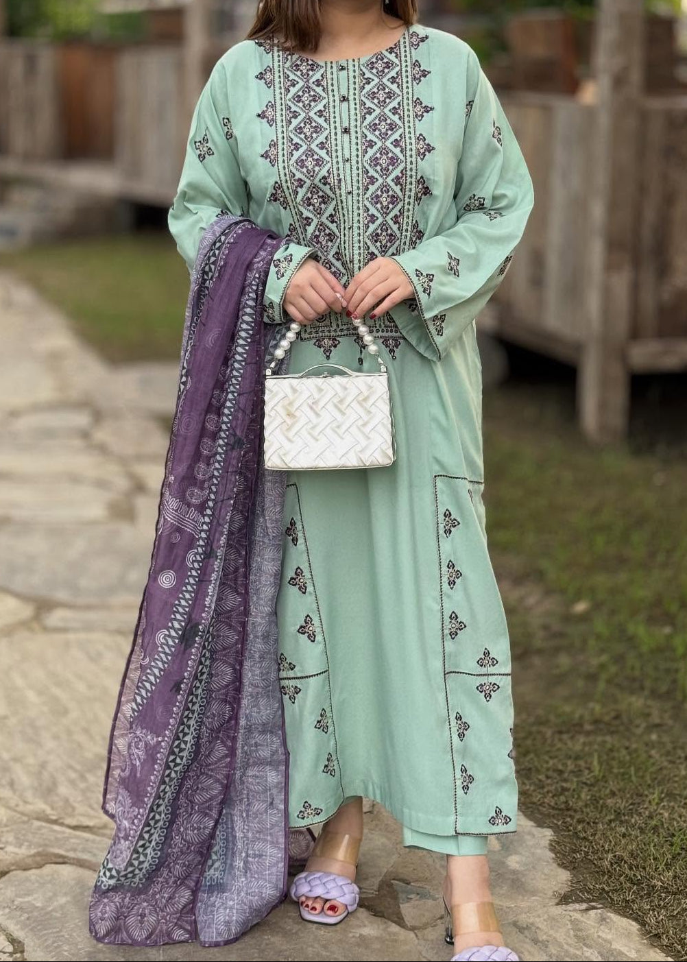 Grace S1326-Embroidered 3pc Lawn Dress With Printed Lawn Dupatta.