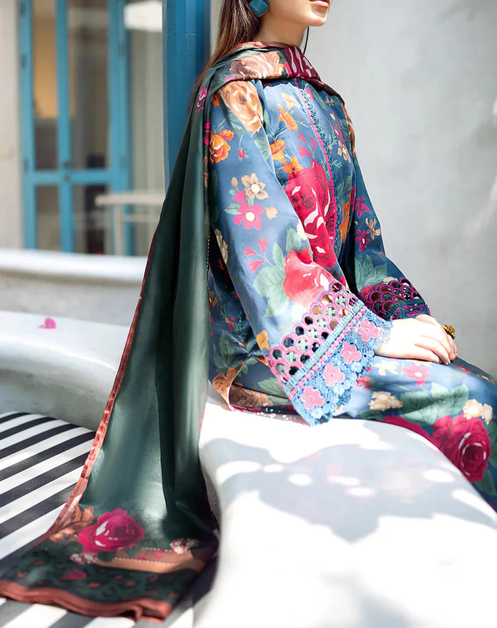 Grace W461-Printed 3pc karandi Dress With Printed karandi Shawl.