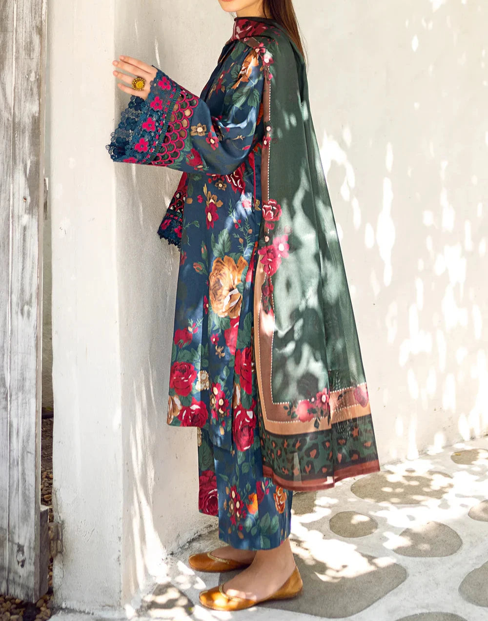 Grace W461-Printed 3pc karandi Dress With Printed karandi Shawl.