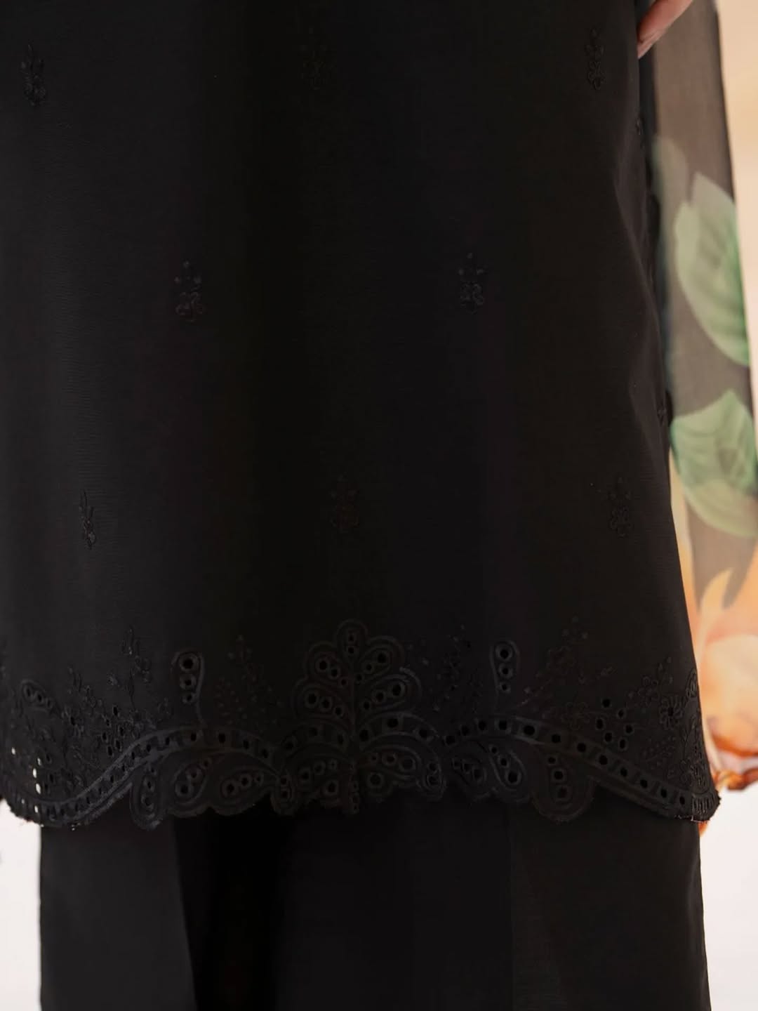 Grace S1489 - Embroidered 3pc CHIKANKARI Lawn Dress With Printed Lawn Dupatta.