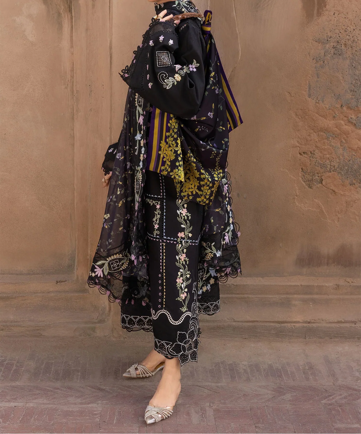 Grace Z-(S1458) - Stitched Embroidered 3pc CHIKANKARI Lawn Dress With Printed Lawn Dupatta.