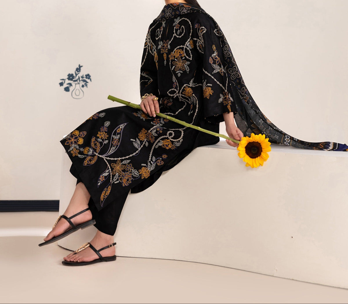 Grace S1494-Embroidered 3pc Lawn Dress With Printed Lawn Dupatta.