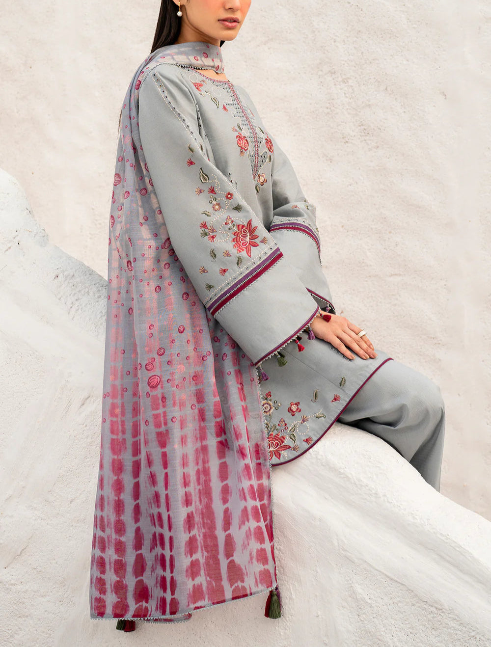 Grace S1063-Embroidered 3PC Lawn Dress With Printed Munar Dupatta.