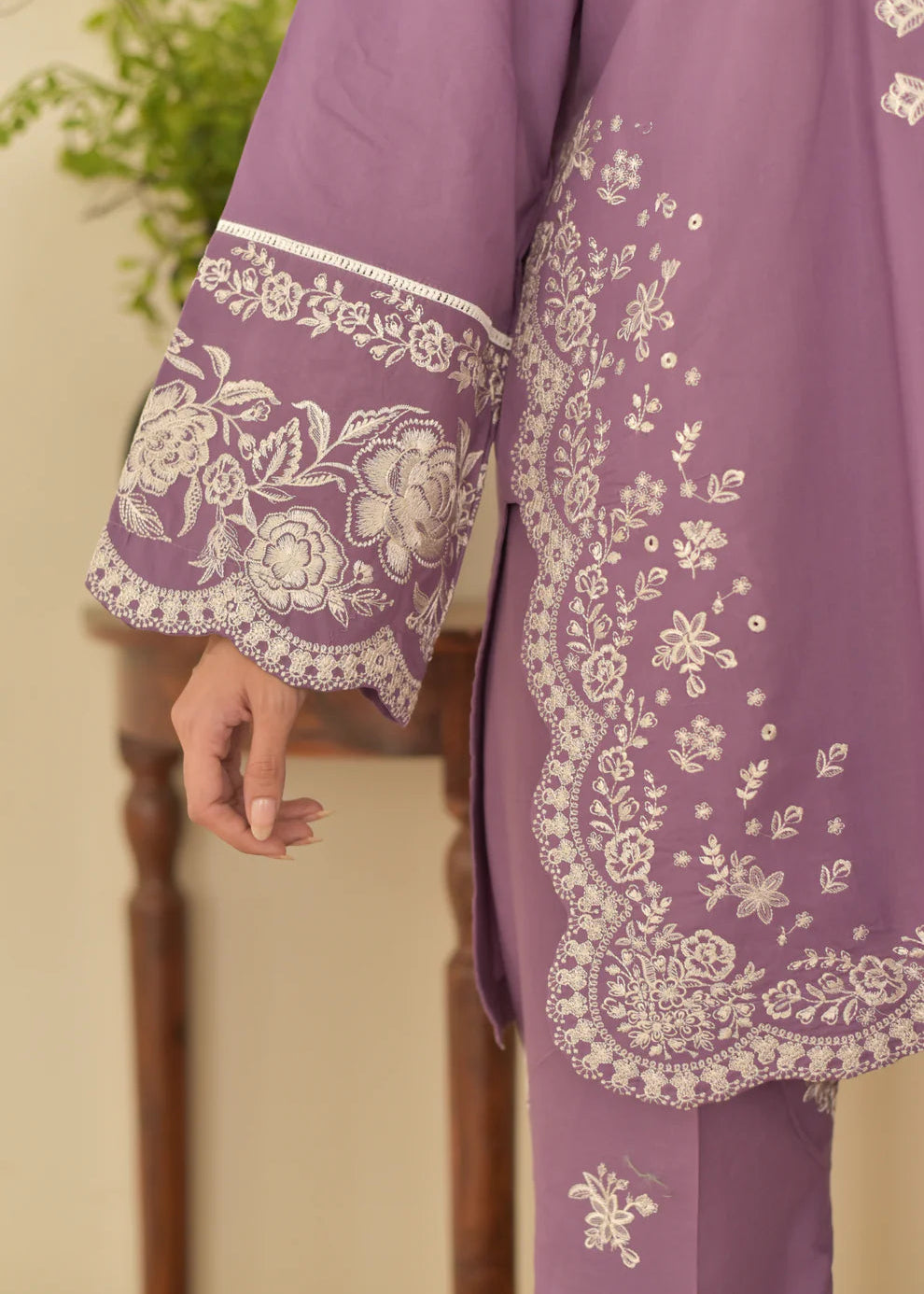 Grace S1396 - Embroidered 3pc Lawn Dress With Printed Chiffon Dupatta.