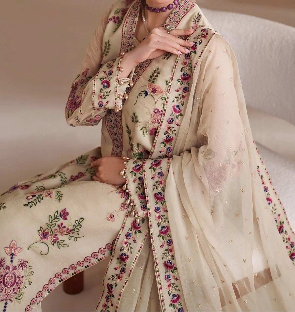 Grace S1441-Embroidered 3pc Lawn Dress With Printed Lawn Dupatta.