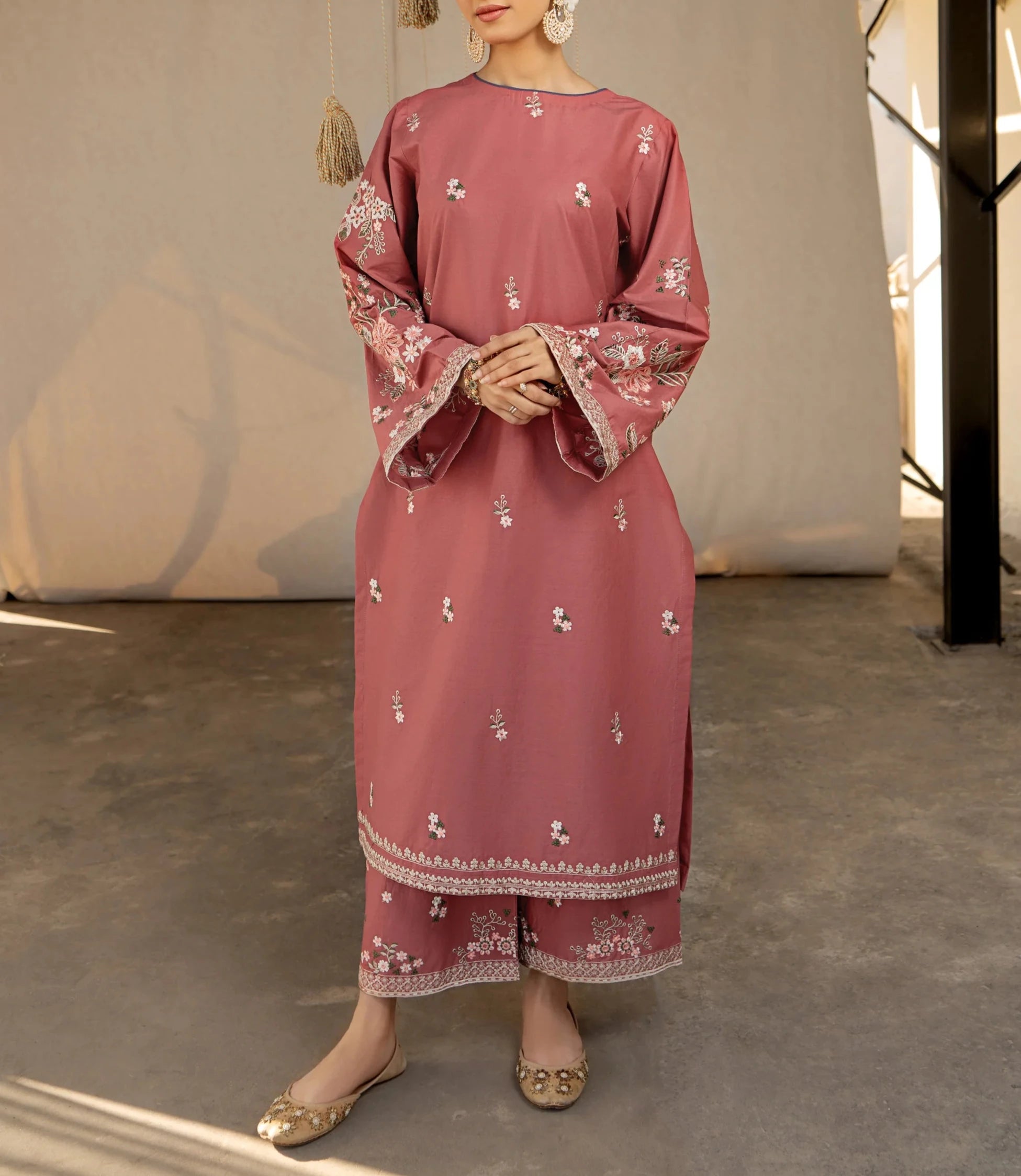 Grace S800-Embroidered 2pc lawn dress.