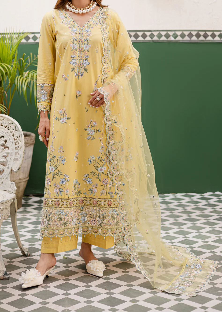 Grace S1409 - Embroidered 3pc Lawn Dress With Embroidered Organza Dupatta.