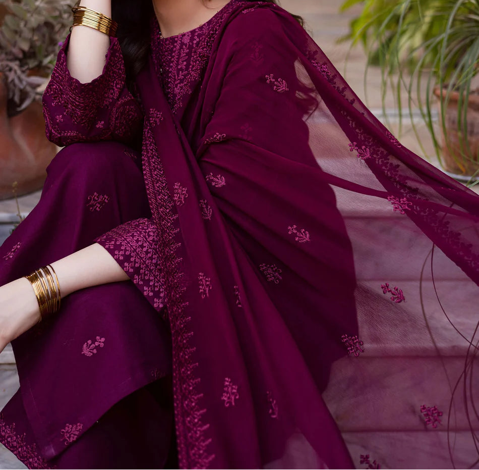 Grace S1514 - Embroidered 3pc Lawn Dress With Embroidered Chiffon Dupatta.