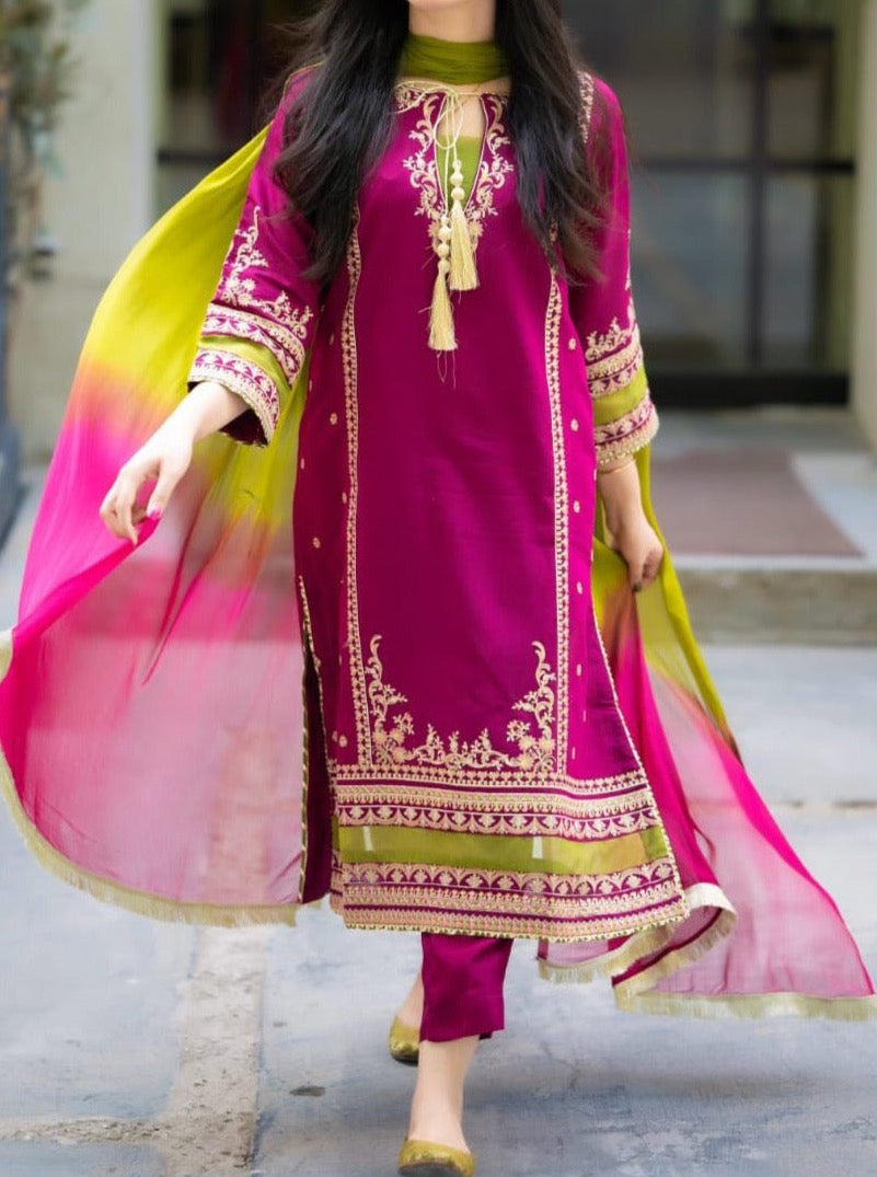 Grace S638-Embroidered 3pc Lawn dress with Embroidered chiffon dupatta.
