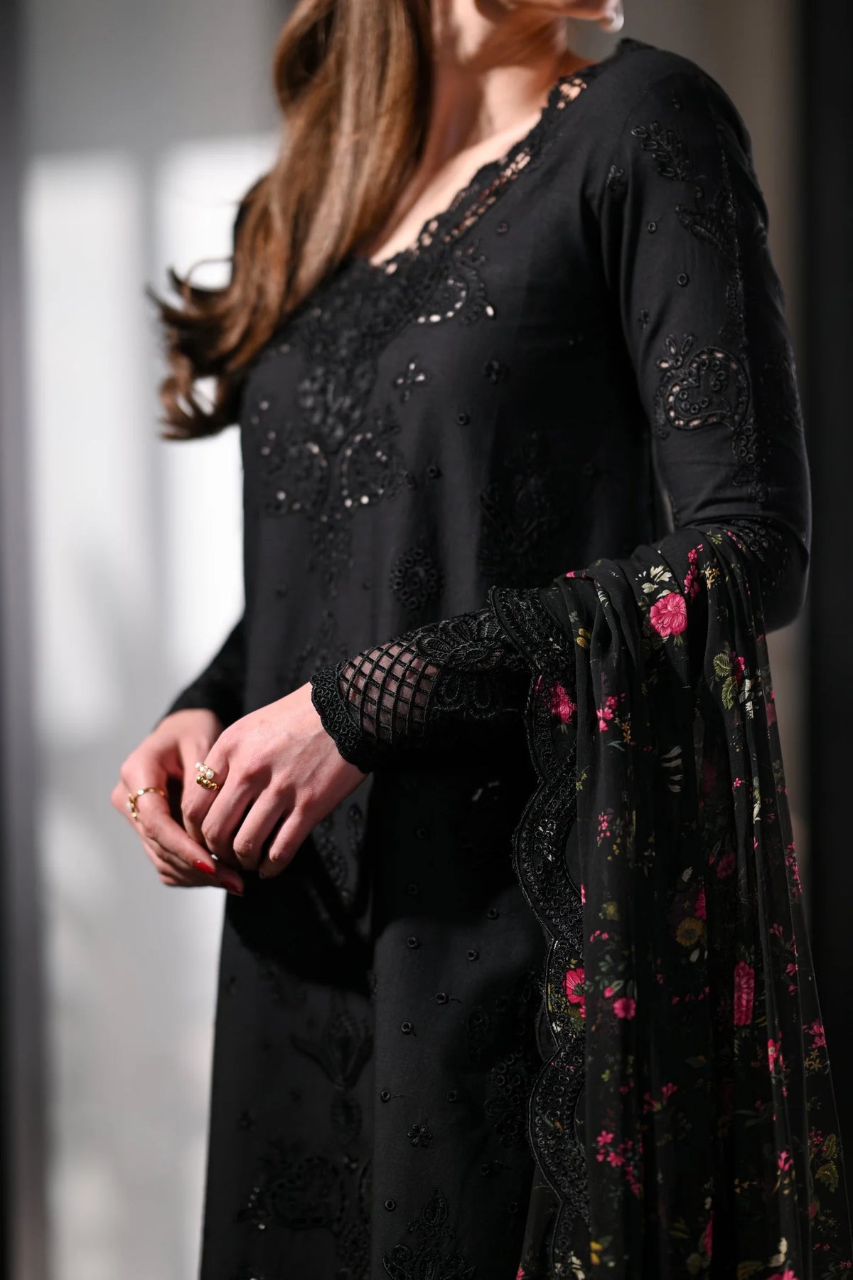 Grace S1438-Embroidered 3pc Lawn Dress With Printed Lawn Dupatta.