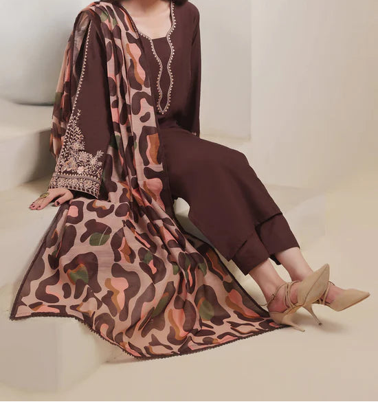 Grace S1369 - Embroidered 3pc Lawn Dress With Printed Lawn Dupatta.