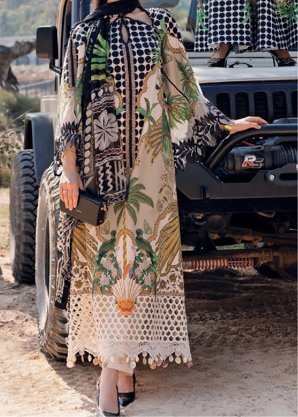 Grace S1364 - Printed & Embroidered 3pc Lawn Dress With Embroidered Sequence Chiffon Dupatta.